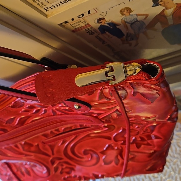 M.C. red tooled bag - Picture 5 of 9